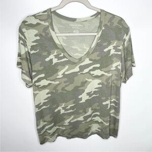 American Eagle Soft & Sexy Womans V-Neck T-Shirt Size Small Green Camouflage